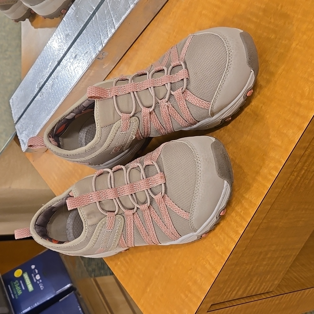 Skechers Women's Tan and Pink Sneakers